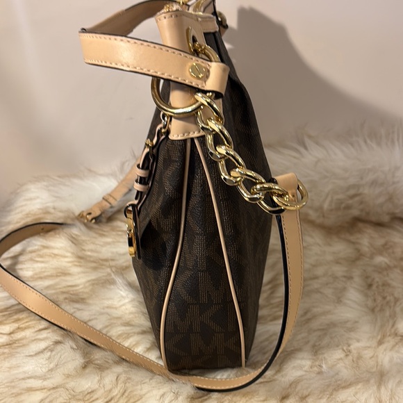 Michael Kors Tan and Brown Shoulder Bag with Gold Hardware LG - Picture 8 of 16